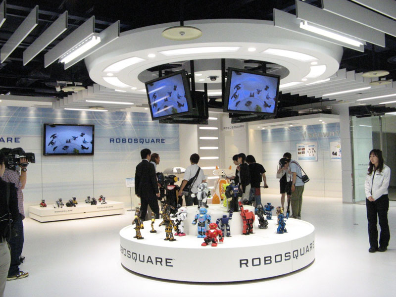 Illustration for article titled RoboSquare Has All Robots to Bite Your Non-Shiny, Non-Metal Ass But Bender